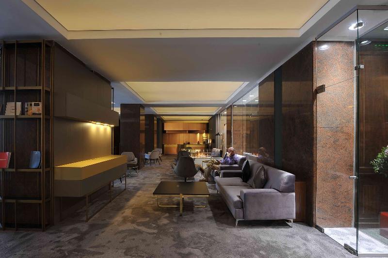 Crystal Palace Hotel